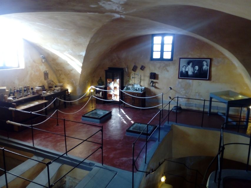 Santorini: Wine Tasting Tour & Sunset Viewing - Food pairings make the $192 price easier to assess