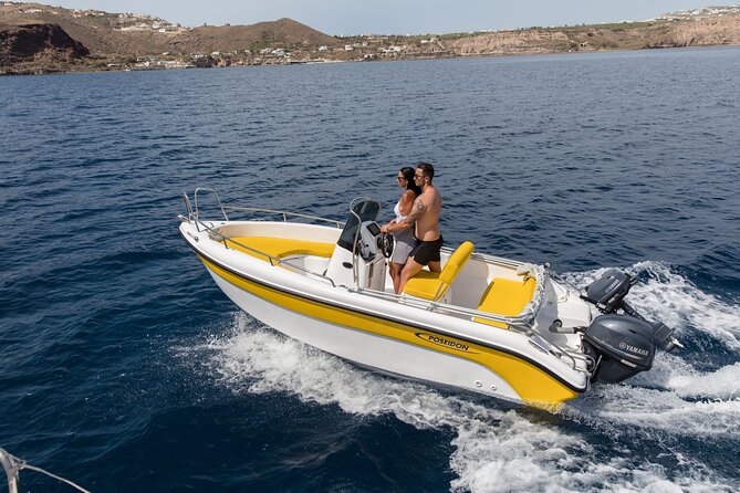 Self-Drive License-Free Boat Rental in Santorini from Vlichada - A Private Boat Instead of a Fixed Cruise