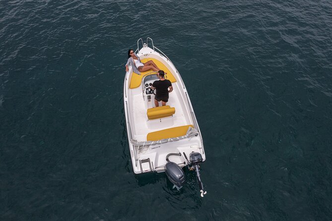 Self-Drive License-Free Boat Rental in Santorini from Vlichada - The Safety Briefing Comes First