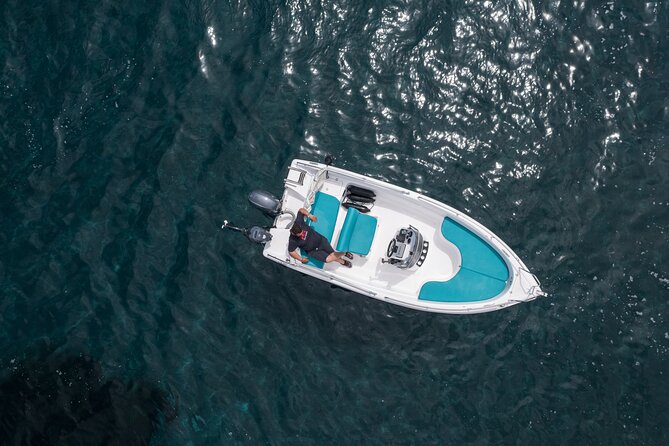 Self-Drive License-Free Boat Rental in Santorini from Vlichada - Thirasia for a Change of Pace