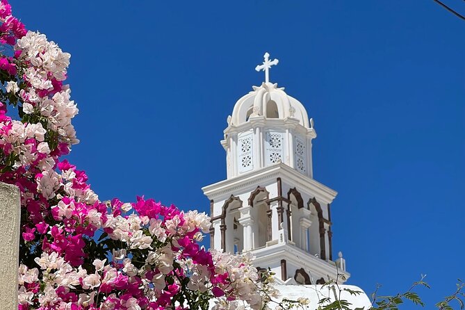 Small Group Sightseeing Tour: All Santorini’s Treasures - What the guide adds to the day