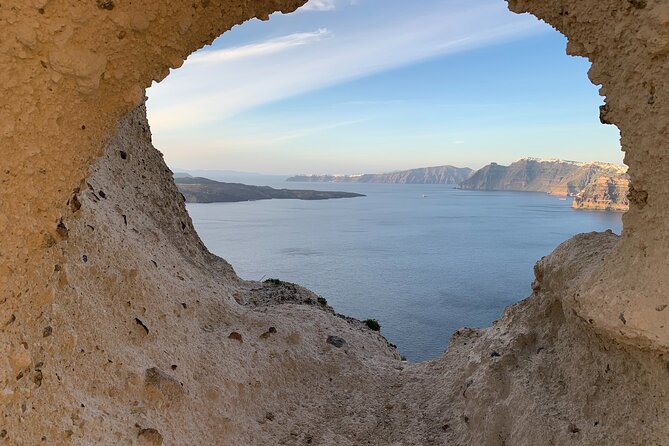 Small Group Sightseeing Tour: All Santorini’s Treasures - Oia, with time for shops and sea views