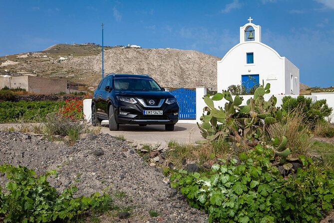 SUV Santorini Highlights Private Tour - Oia in 45 minutes: blue domes and castle views