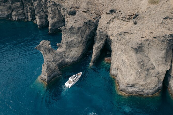 The Fastest Private Motor Yacht in Santorini - All Inclusive Tour - Thirasia and the seaside meal
