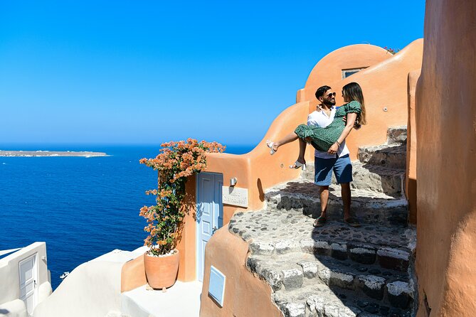 Timeless Memories: Your Exclusive Santorini Photo Session - Meeting Chris Giantsis near Imerovigli