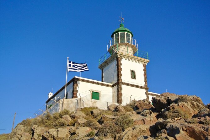 Top Spots Bus Tour in Santorini with Transportation - What the bus setup means for you