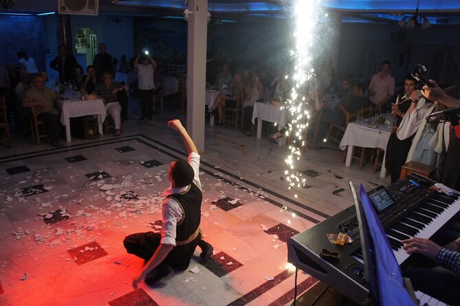 Traditional Greek Night live Music & Dinner Show in Santorini - Dimitris Tavern in Kamari: the evening begins with food