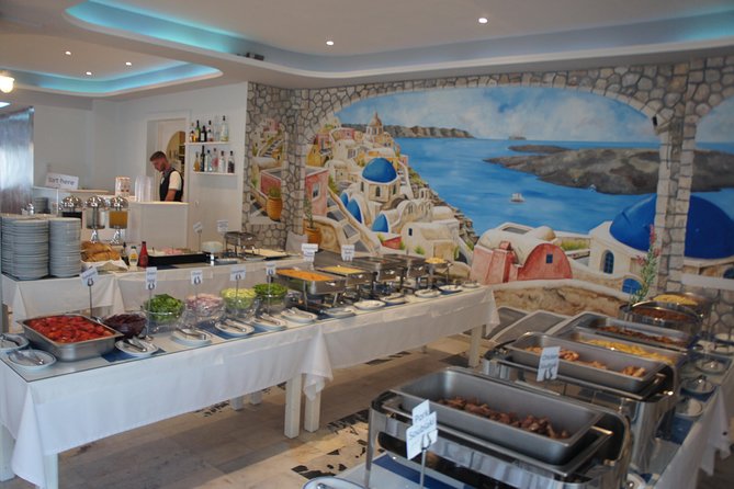 Traditional Greek Night live Music & Dinner Show in Santorini - Who should book this Greek night