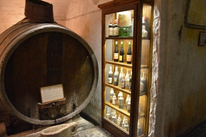 Visit to a Wine Museum and Wine Tasting in Santorini - Who will get the most from this visit