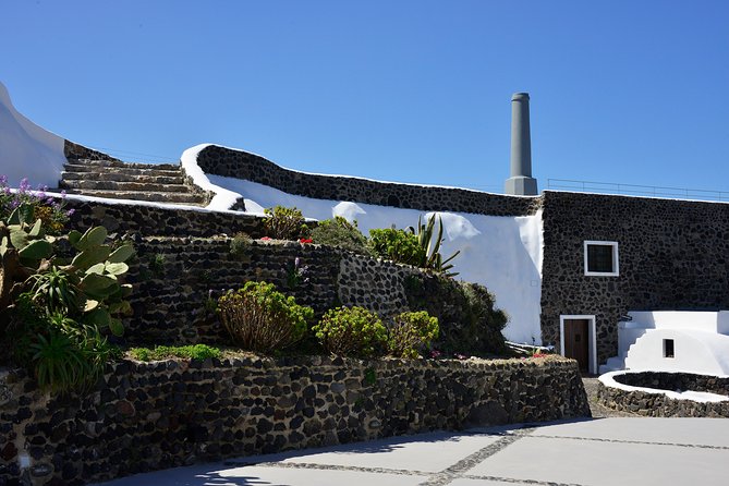 Wine Tour Santorini - Venetsanos Winery and the caldera view